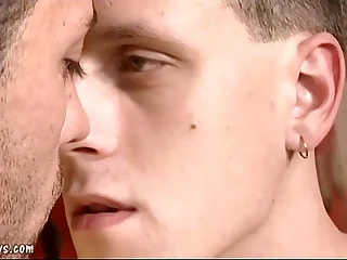 Horny boy lures old gay into some hard quickie sex